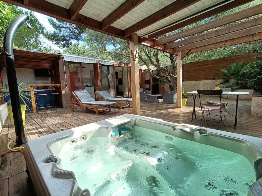 Апартаменты Studio Jacuzzi Prive A 8 Min A Pied De La Plage Ла-Сьота Экстерьер фото